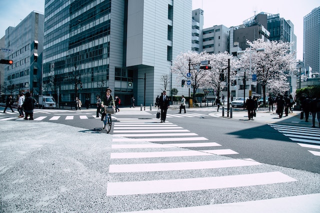 商洛为何勤工俭学对在日本的留学生的职业生涯至关重要？